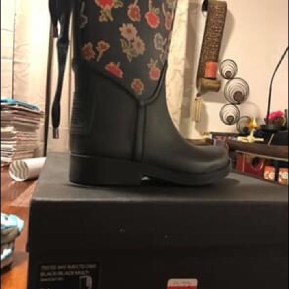 Coach Rain Boots NW - Picture 3 of 6